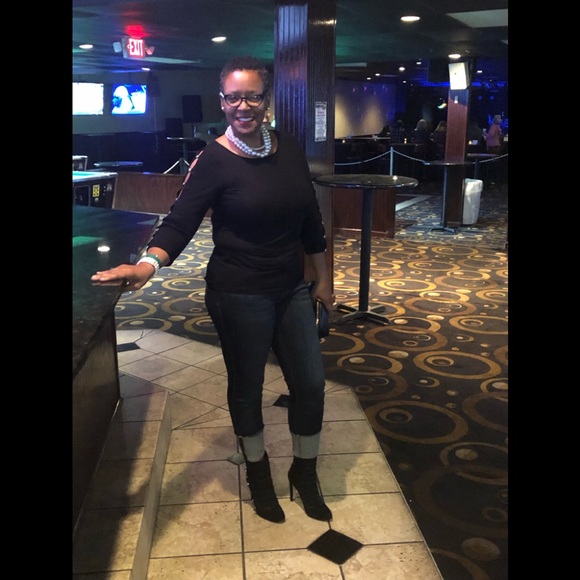 Meet your Posher, Sherrie - Picture 1 of 2